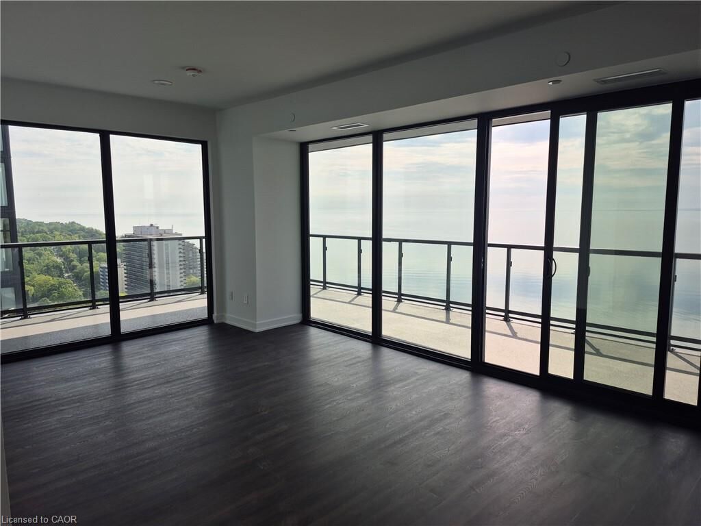 Property Photo: 2075 Lakeshore Road 1904 ON L7R 1E2