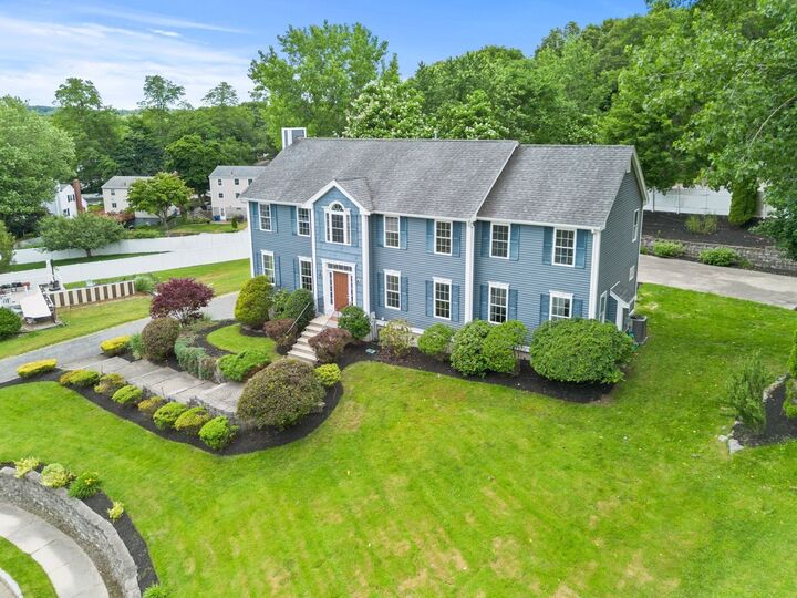 Property Photo:  8 Woods Hill Cir  MA 01801 