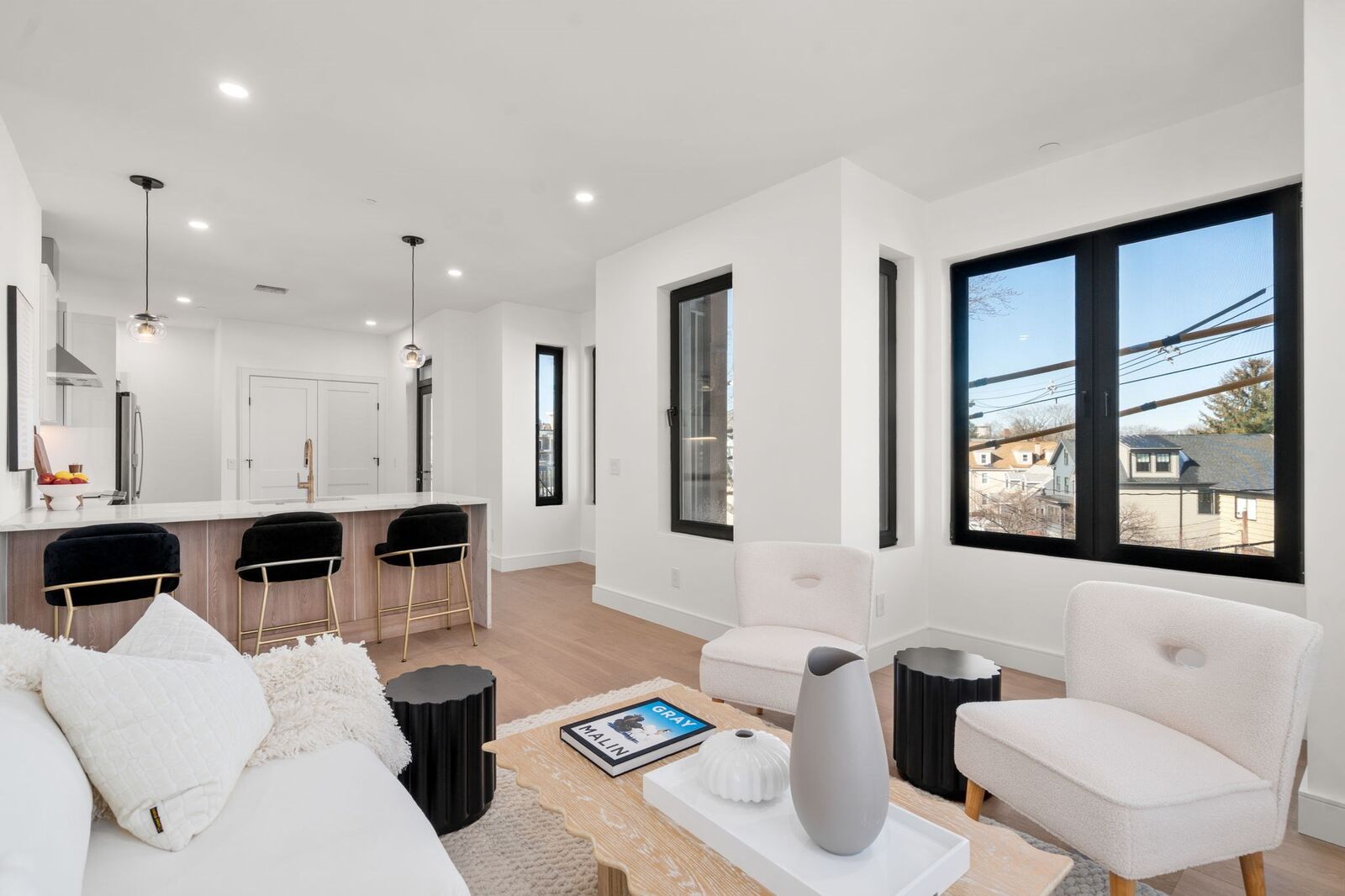Property Photo:  84 Prospect St 202  MA 02143 