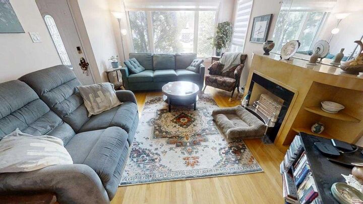 Property Photo:  1325 13 Avenue S  AB T1K 0R6 