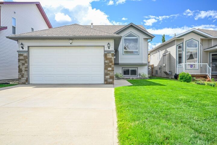 Property Photo:  11405 69 Avenue  AB T8W 0E5 
