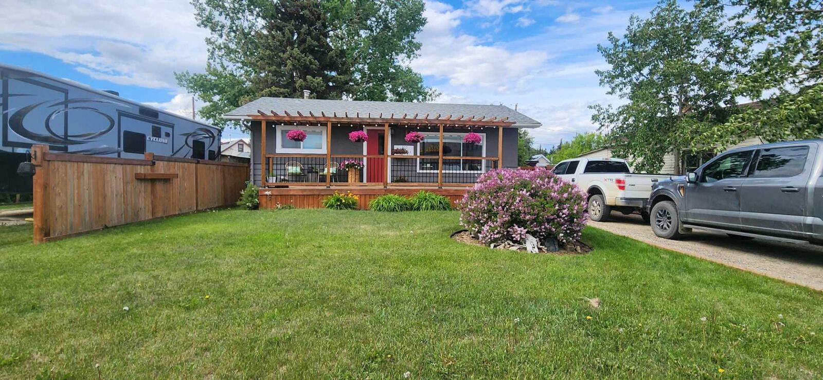 Property Photo: 107 6A AB T0H 0C0