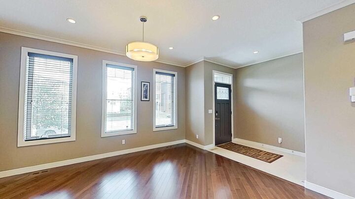 Property Photo: 249 18 Avenue NE AB T2E 1N3