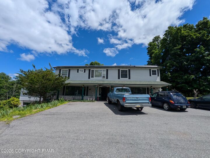 Property Photo: 926 Route 390 PA 18326