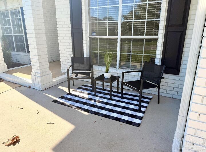 Property Photo: 4647 Winterdale Dr FL 32571
