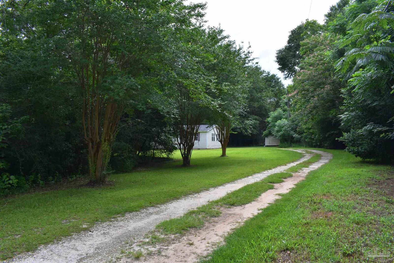Property Photo: 2542 Purdue Rd FL 32568