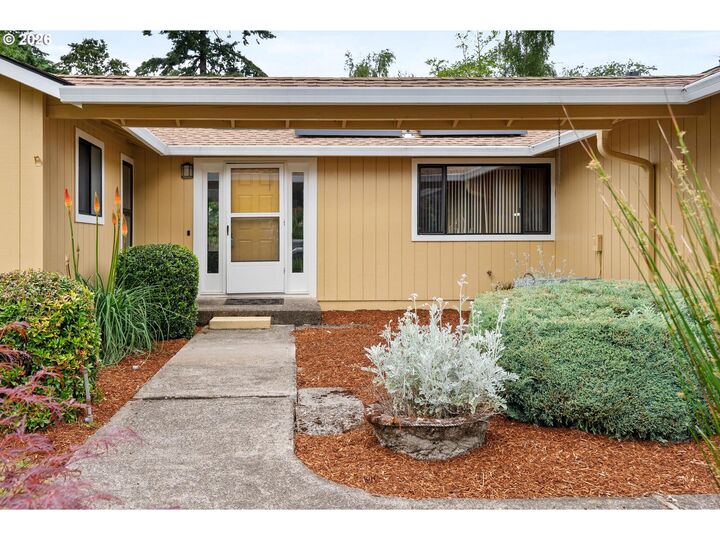 Property Photo:  7245 SW Leslie St  OR 97223 