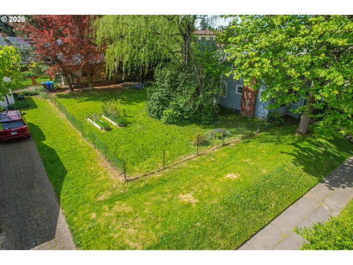 Property Photo: 6541 SE 16th Ave N/SE OR 97202