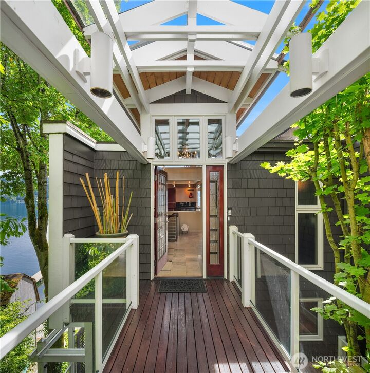 Property Photo: 2240 W Lake Sammamish Pkwy NE WA 98052