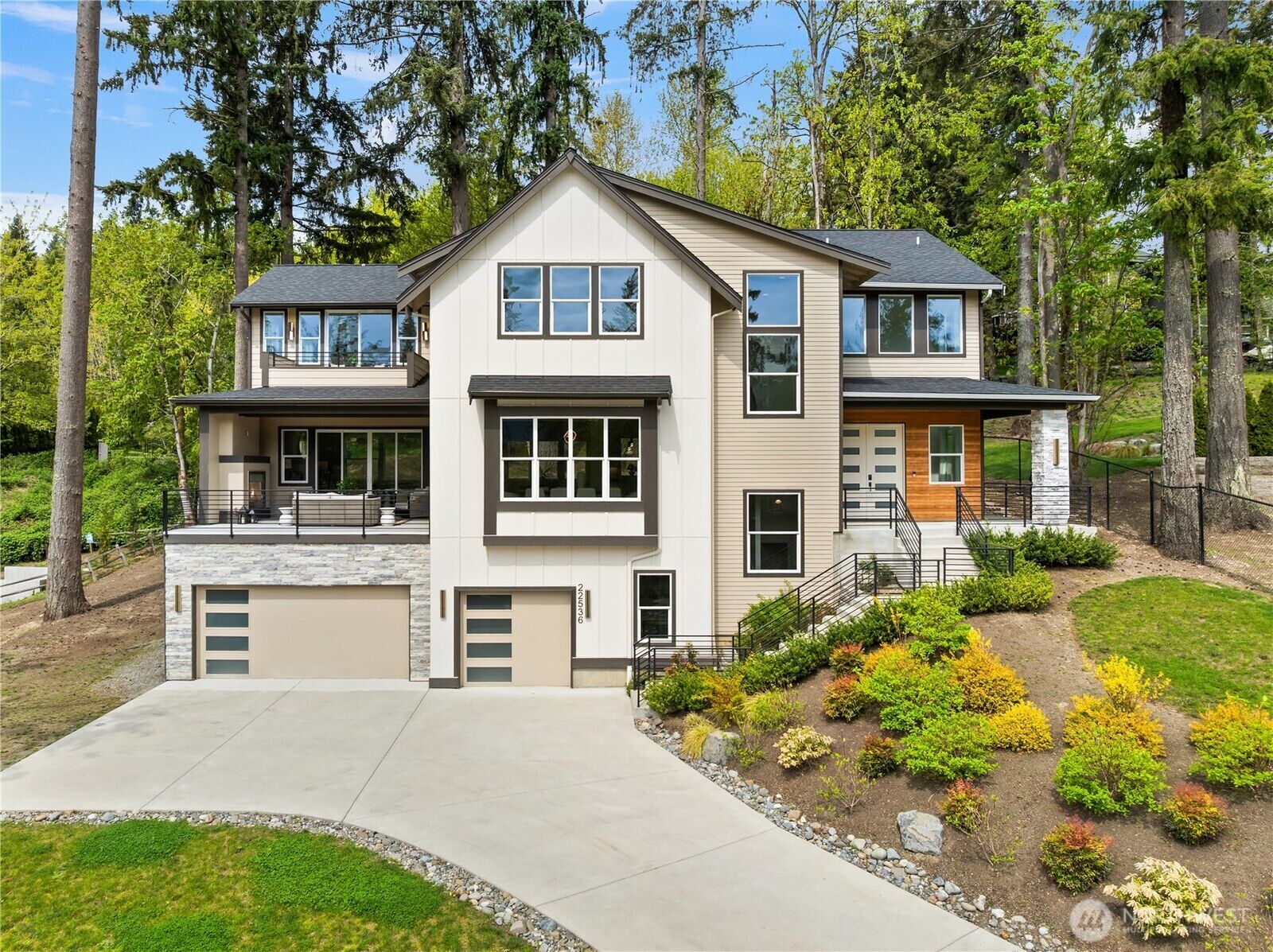 Property Photo:  22536 SE 52nd Street  WA 98029 