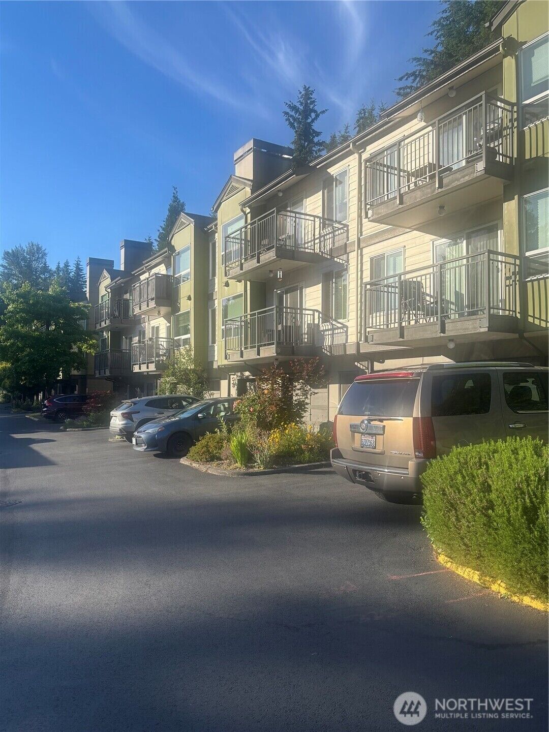 Property Photo:  31500  33rd Place SW H102  WA 98023 