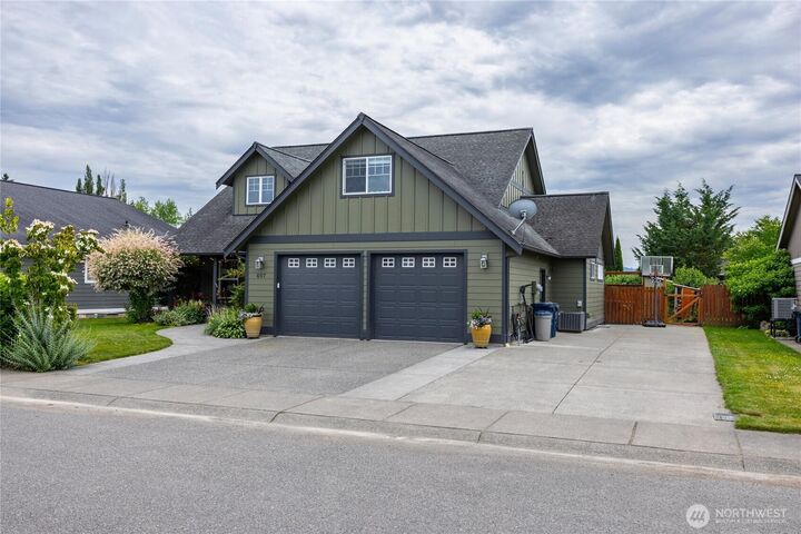 Property Photo: 407 Westview Place WA 98276