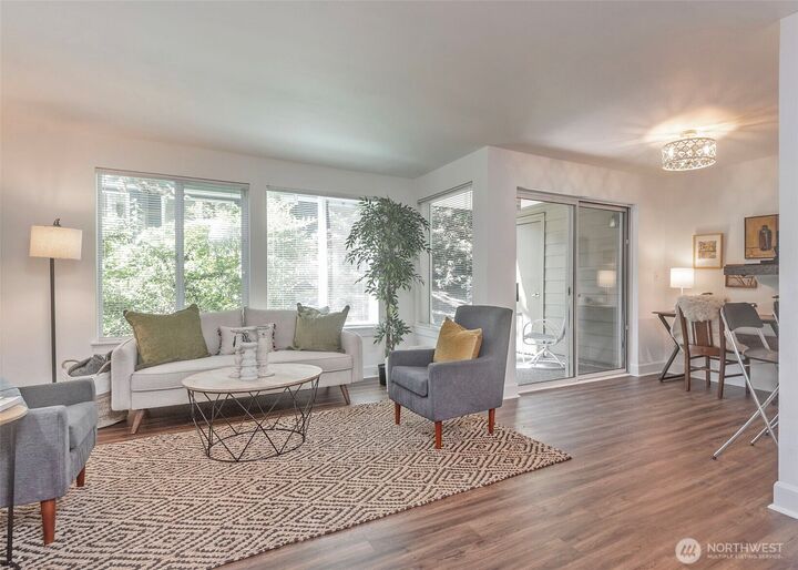Property Photo:  300 N  130th 4104  WA 98133 