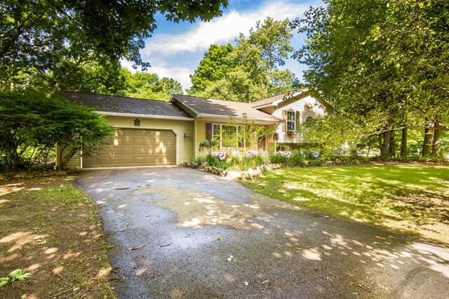 Property Photo: 2494 Holland Circle MI 49685