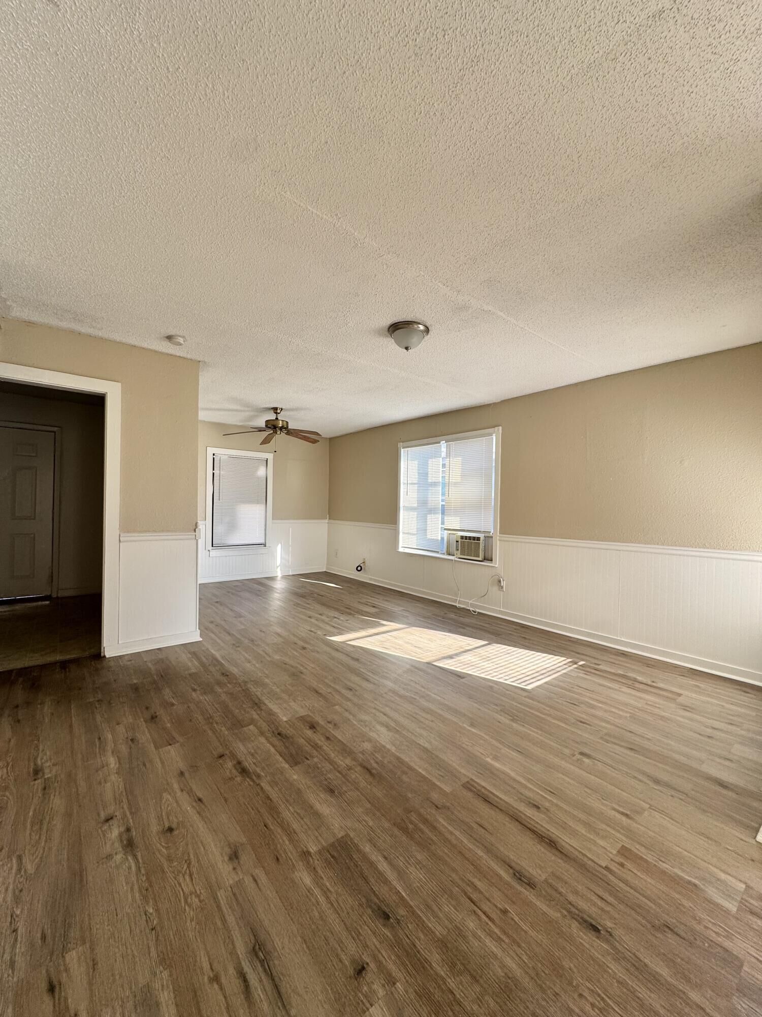 Property Photo:  132 E 11th Street  TX 76903 
