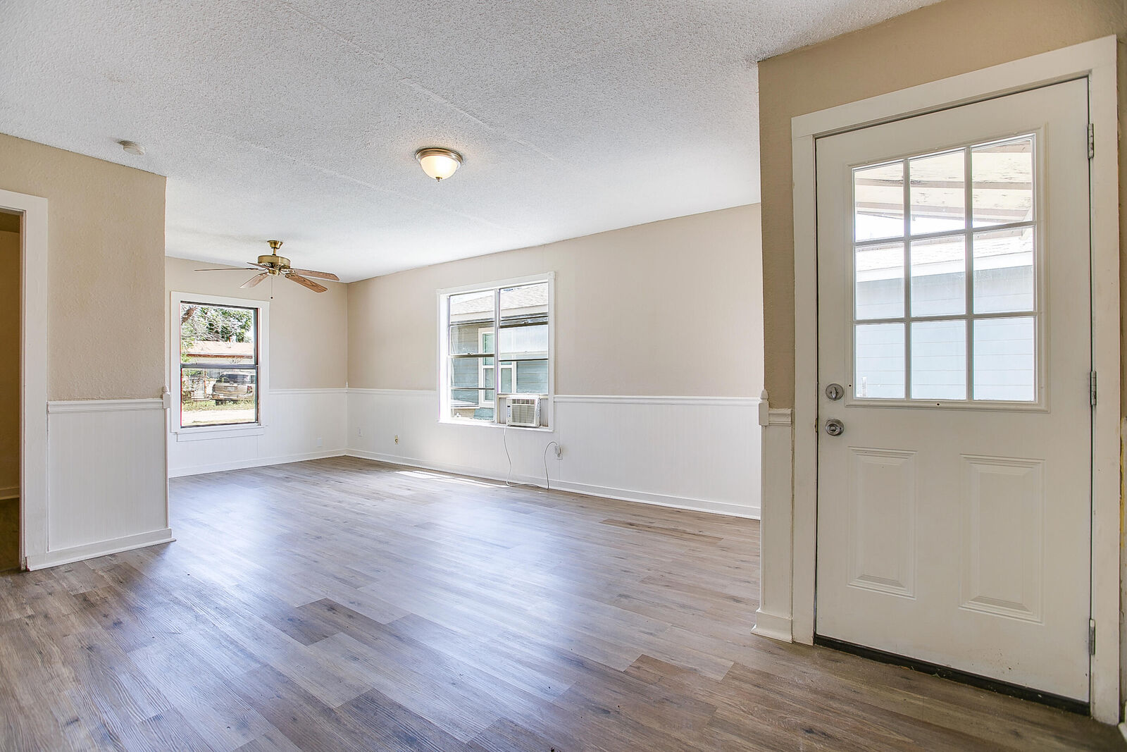 Property Photo:  132 E 11th Street  TX 76903 