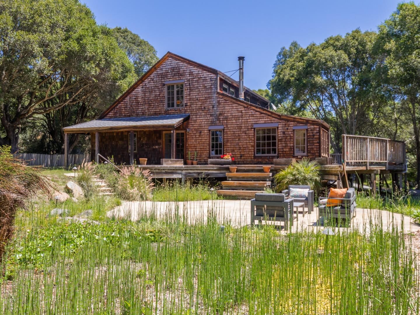 Property Photo:  925 Old Farm Lane  CA 95003 