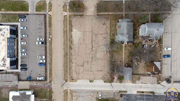 Property Photo:  1272 SW Harrison St  KS 66612 