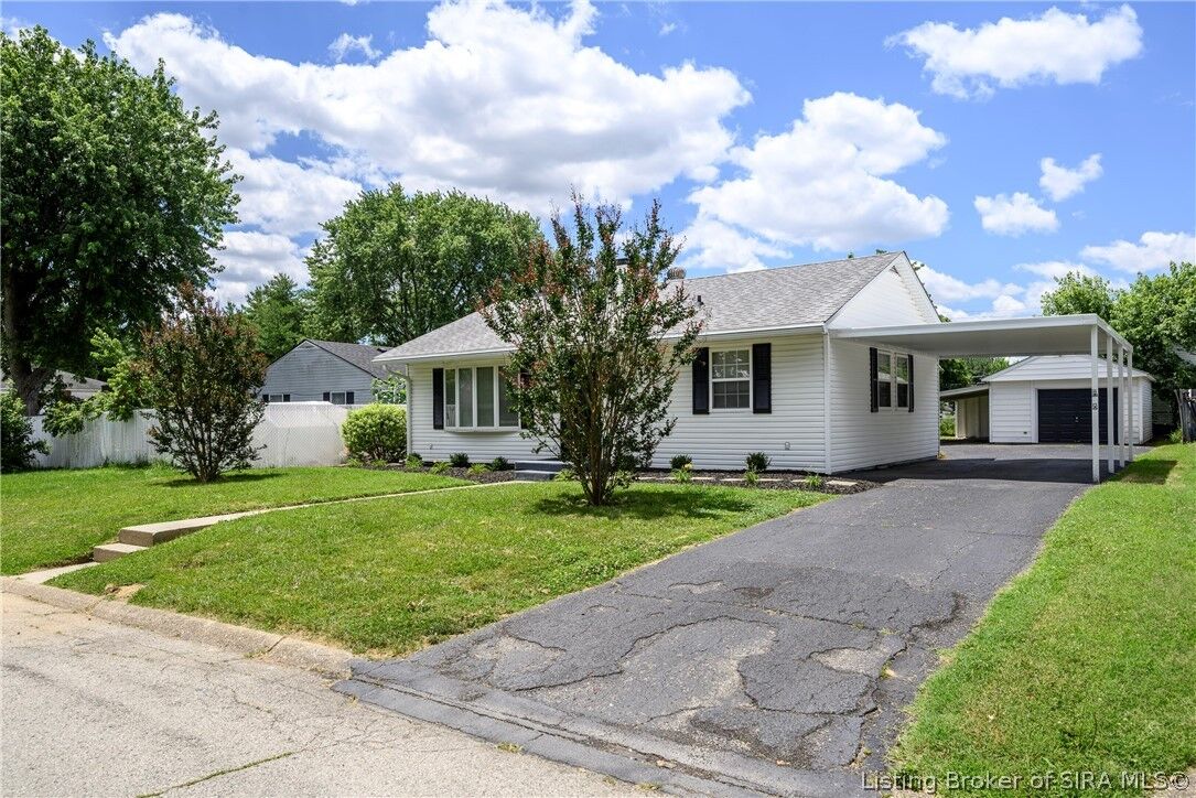 Property Photo: 1505 Elliott Avenue IN 47130