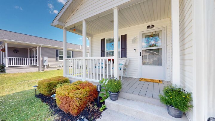 Property Photo:  5 Redwood Ct  NJ 08330 