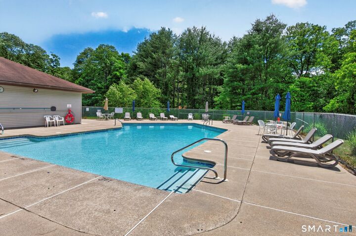 Property Photo:  19 Wickhams Fancy 19  CT 06019 