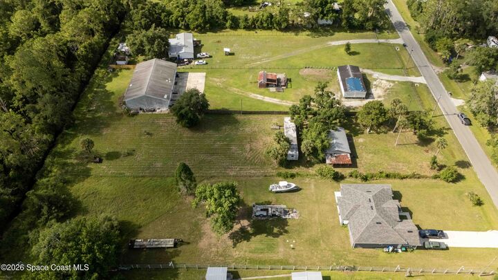 Property Photo:  1121 Saint Nicholas Avenue  FL 32709 