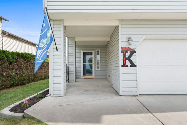 Property Photo: 10113 W Raspberry Ave WA 99004