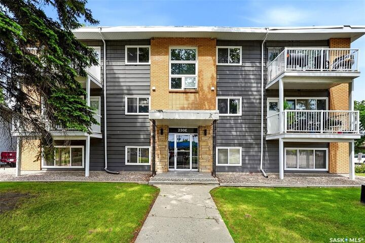230 Broadway Avenue E 3 — photo 1
