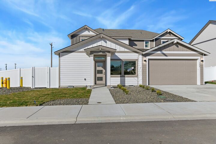 Property Photo: 302 Kraus Ct WA 99353