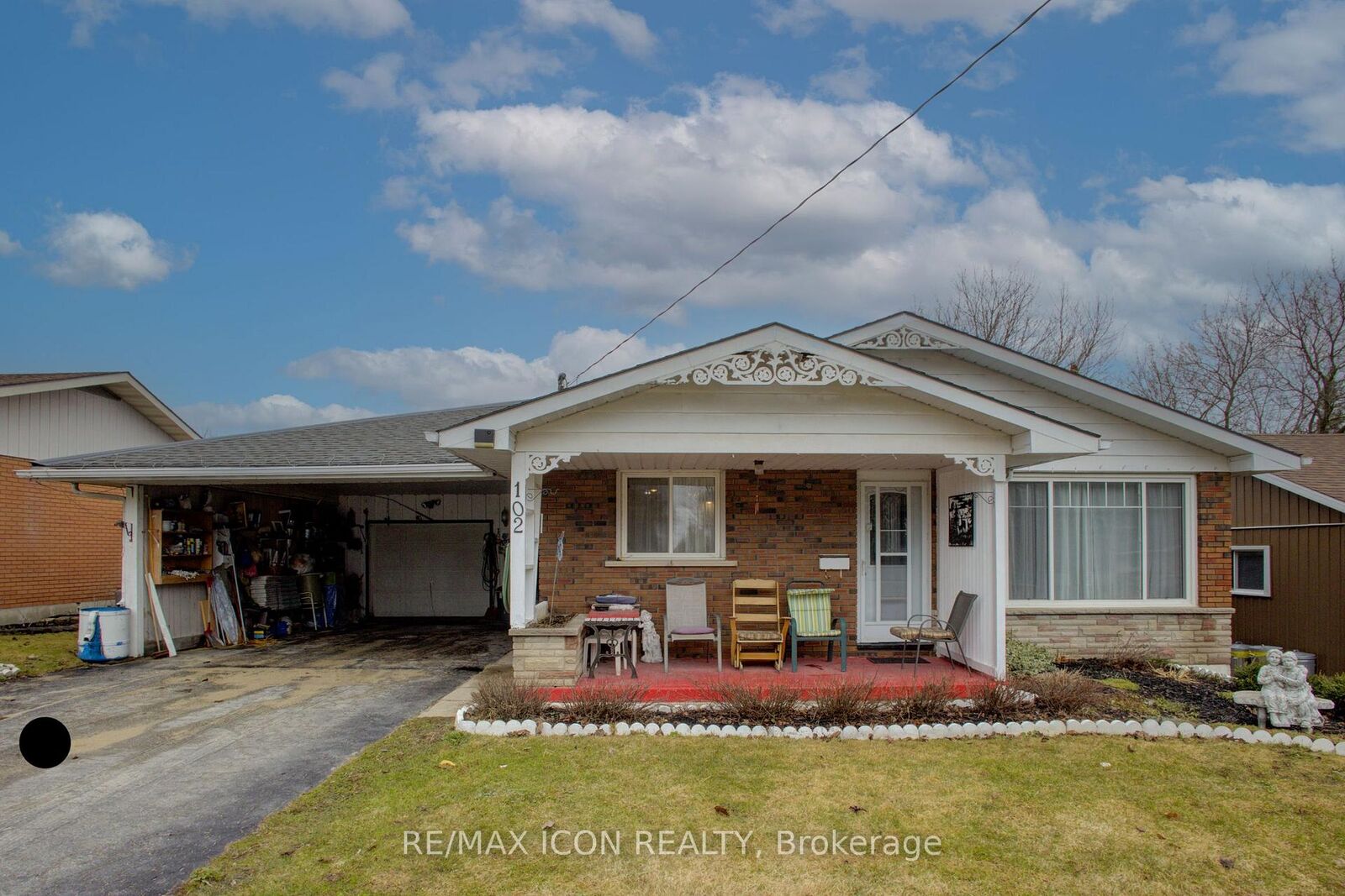 Property Photo: 102 Byeland Drive ON N0G 2L2