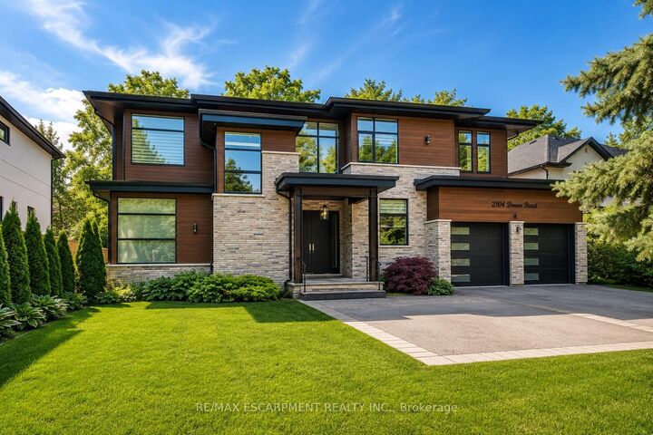 2104 Devon Road — photo 1