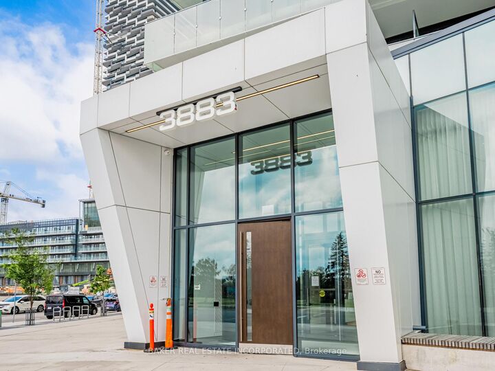 Property Photo: 407 Webb Drive Th 12 ON L5B 0M4