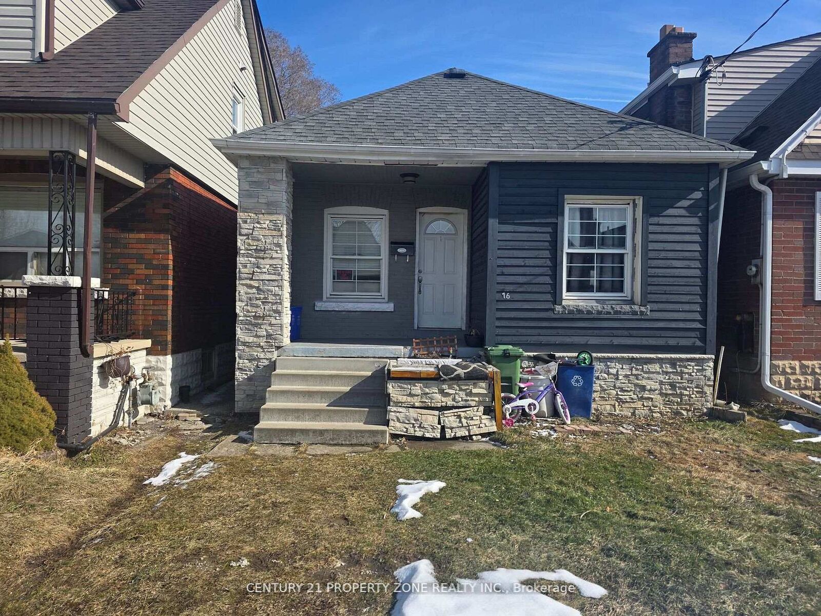 Property Photo:  116 Barons Avenue N  ON L8H 5A7 