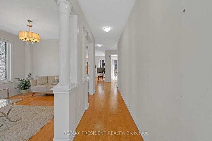 Property Photo: 7 Wellpark Way ON L6P 3Z6