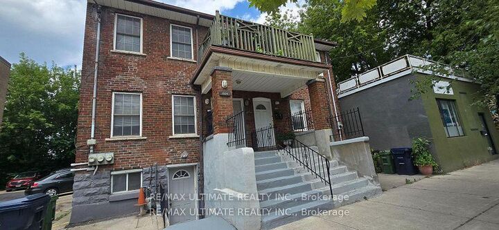1554 Queen Street E — photo 1