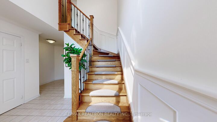 Property Photo: 9 Cranston Manor Court ON M1J 3M7