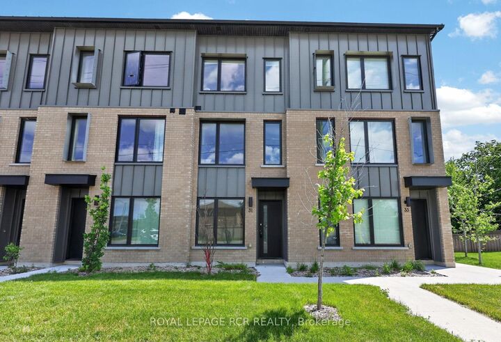 Property Photo: 31 Rainwater Lane ON L4N 9J6