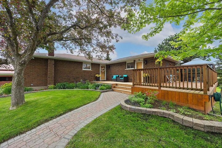 Property Photo: 38 Willowbank Road W ON K7G 2V5