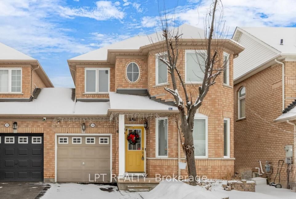 Property Photo: 3040 Bentley Drive ON L5M 6W2