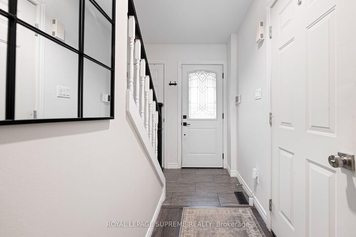 Property Photo: 31 Orange Mill Court 31 ON L9W 3R6
