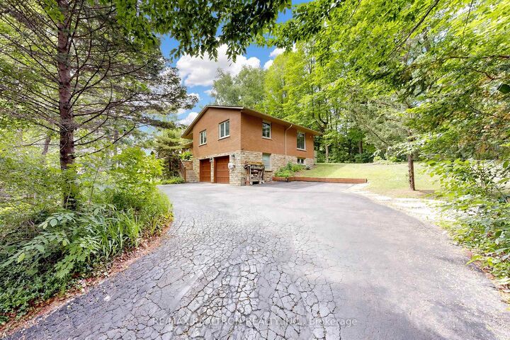 250 Kingscross Drive — photo 1