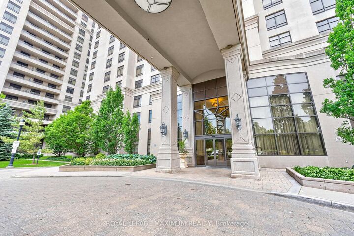 Property Photo: 9245 Jane Street 914 ON L6A 0J9