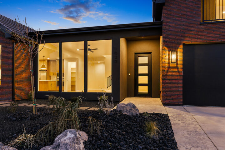 Property Photo: 1023 N Falcon Ridge View UT 84737