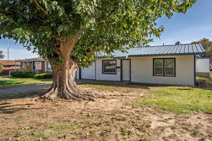 Property Photo:  205 Union Street  TX 79007 