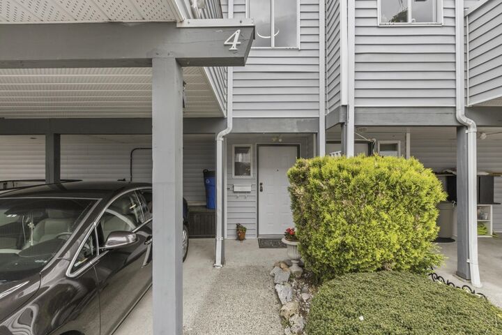 Property Photo:  3384 Coast Meridian Road 4  BC V3B 3N5 