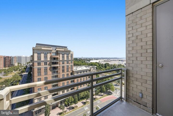 Property Photo:  3650 S Glebe Road 1145  VA 22202 