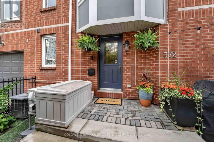 Property Photo:  372 Lisgar Street  ON K2P 2J3 