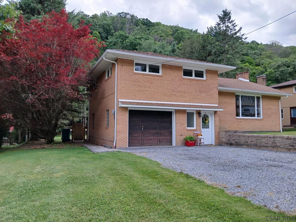 Property Photo:  117 Pulaski Ave  PA 15906 