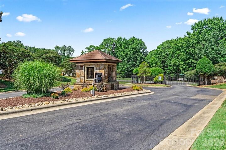 Property Photo:  113 N Harbor Watch Drive  NC 28677 