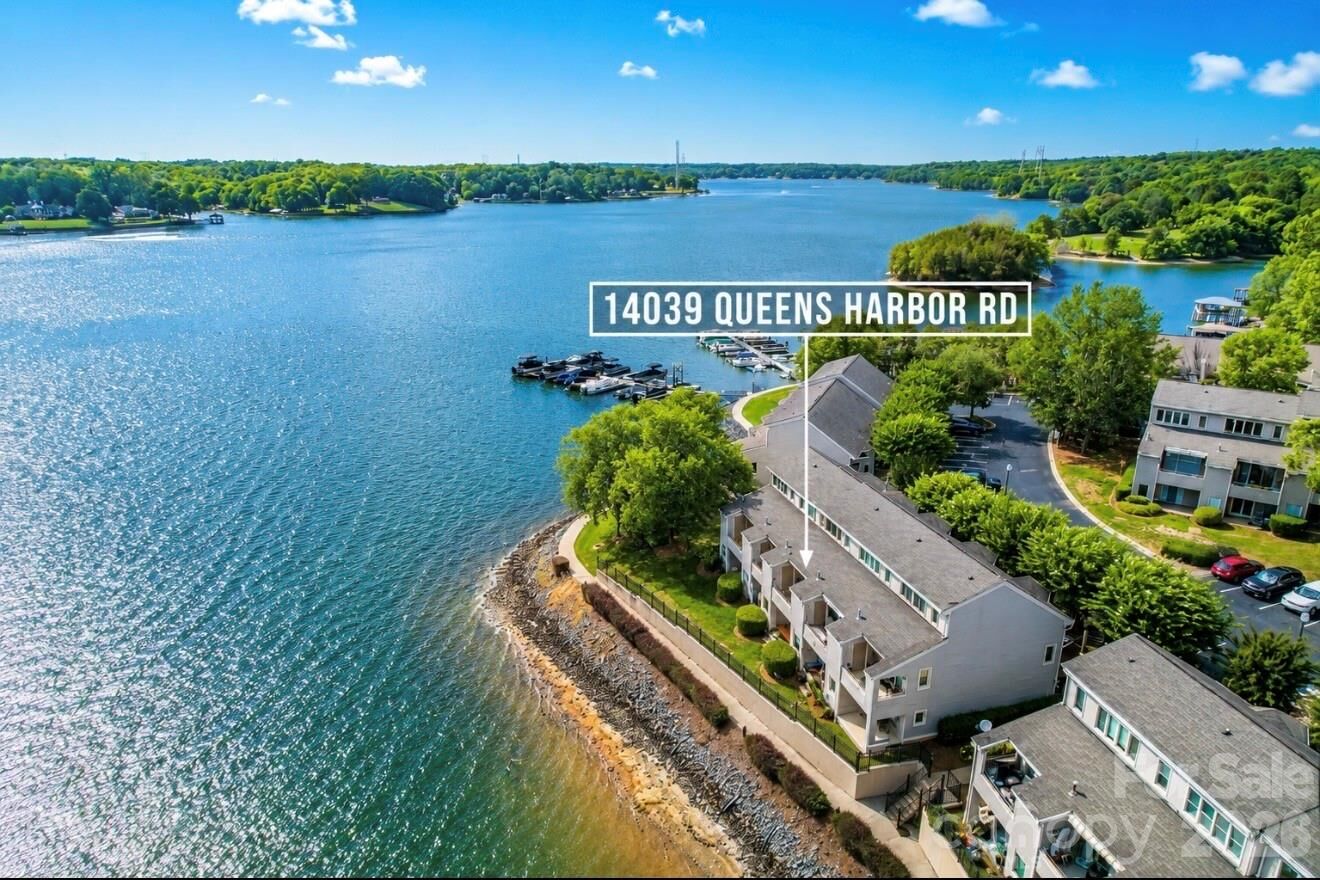 Property Photo:  14039 Queens Harbor Road  NC 28278 